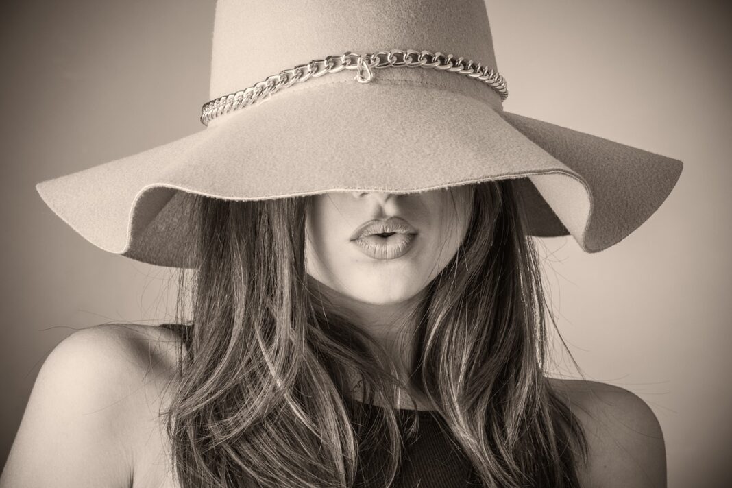 Secondhand Fashion - fashion luxury womanedit.com
