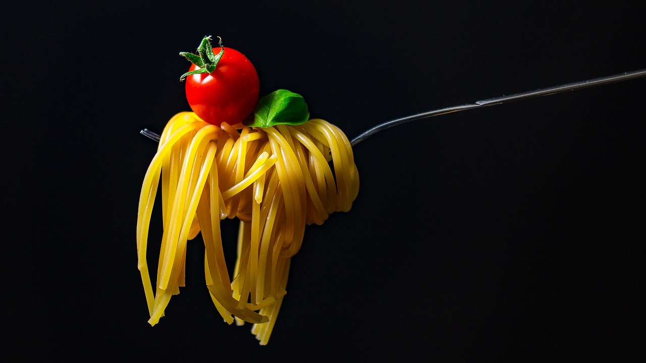 Spaghetti cooking womanedit.com