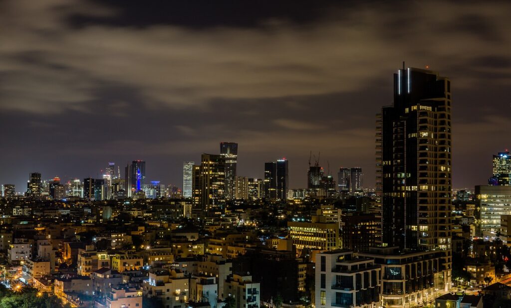 traveling the world, Tel Aviv Night Israel City Travel womanedit.com