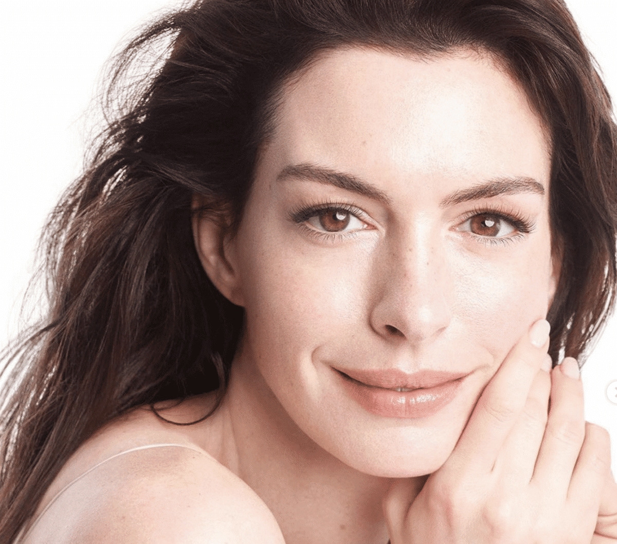 Ann Hathaway Skin care Instagram the womanedit.com