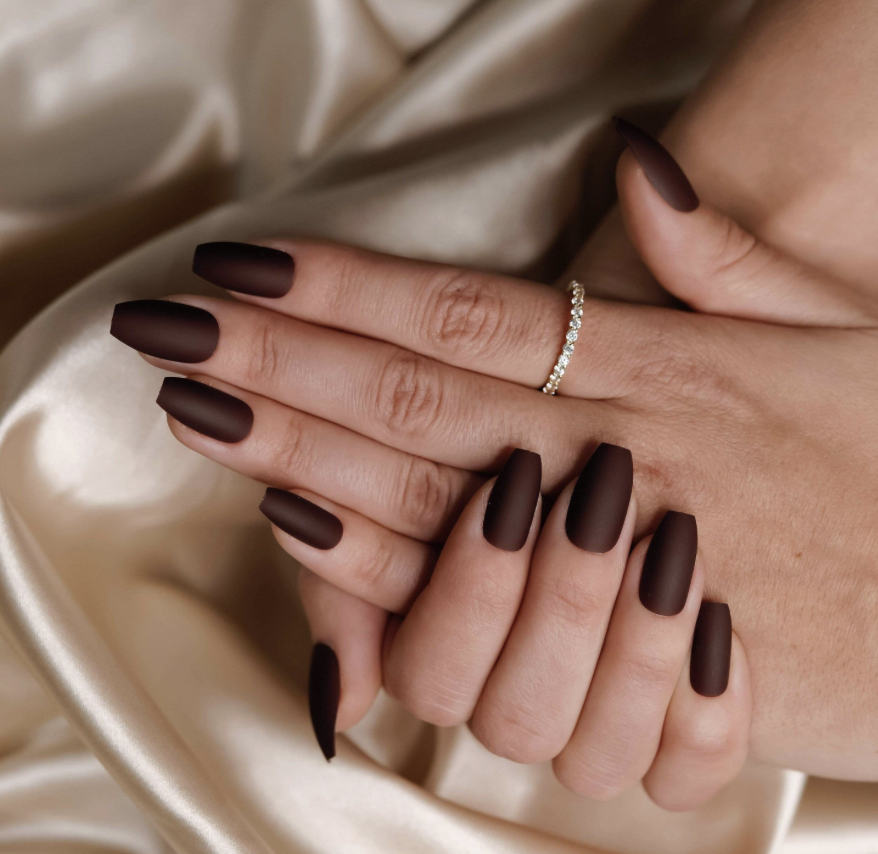 "Espresso Colored Nails" – The Latest Nail Trend Inspired by Sabrina Carpenter