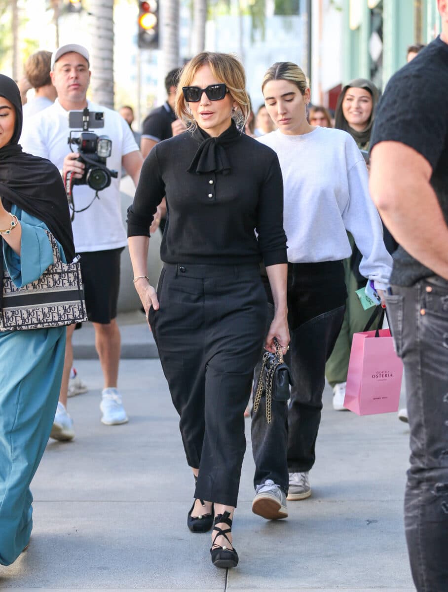 LOS ANGELES, CA - OCTOBER 20: Jennifer Lopez is seen on October 20, 2024 in Los Angeles, California. (Photo by Bellocqimages/Bauer-Griffin/GC Images)