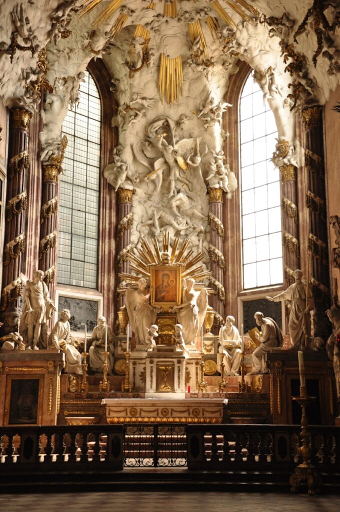 Vienna, St.Stephans Cathedral
gold statue of a man