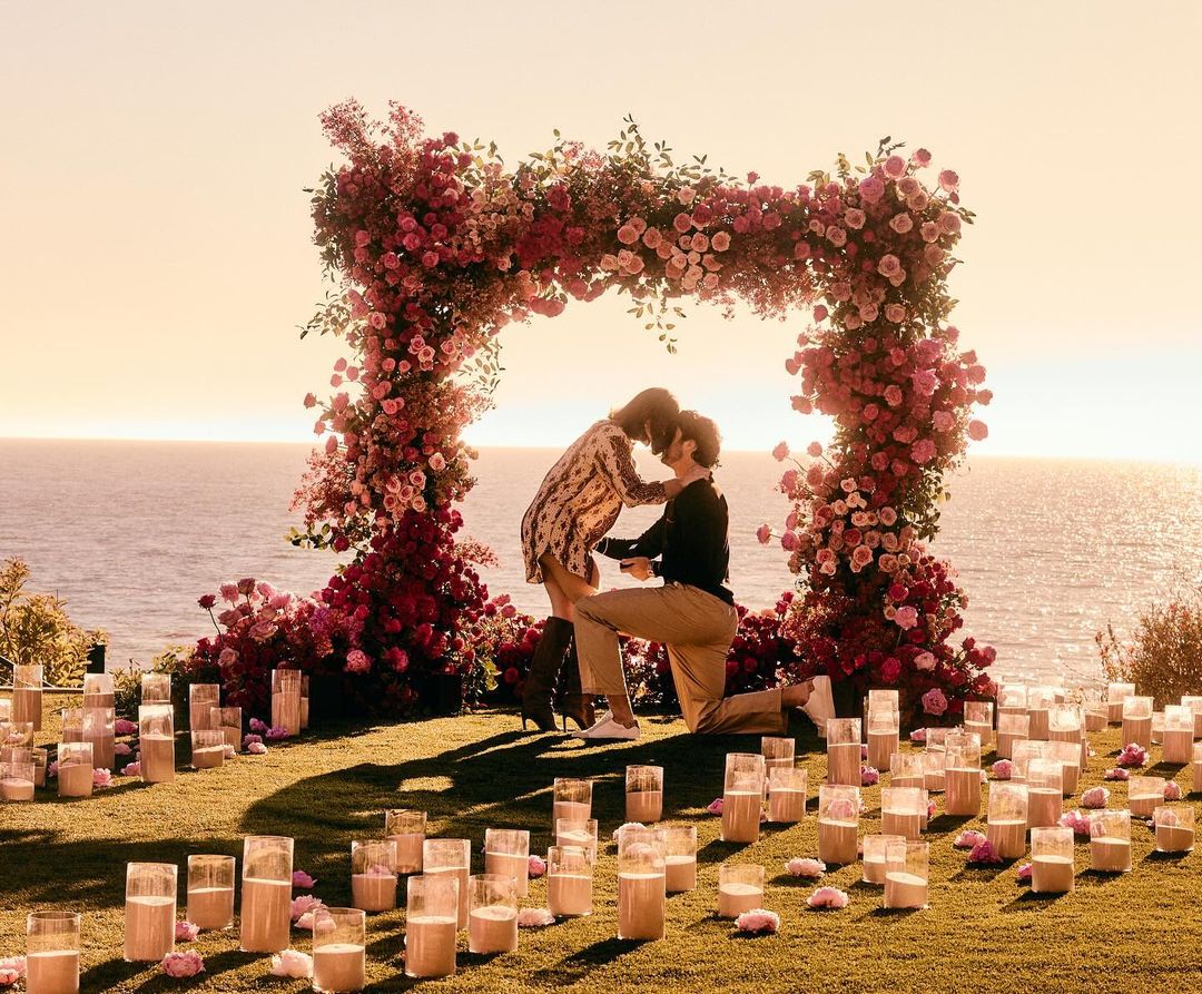 Josh Allen & Hailee Steinfeld - Rose-Filled Proposal (Photo: haileesteinfeld/Instagram)