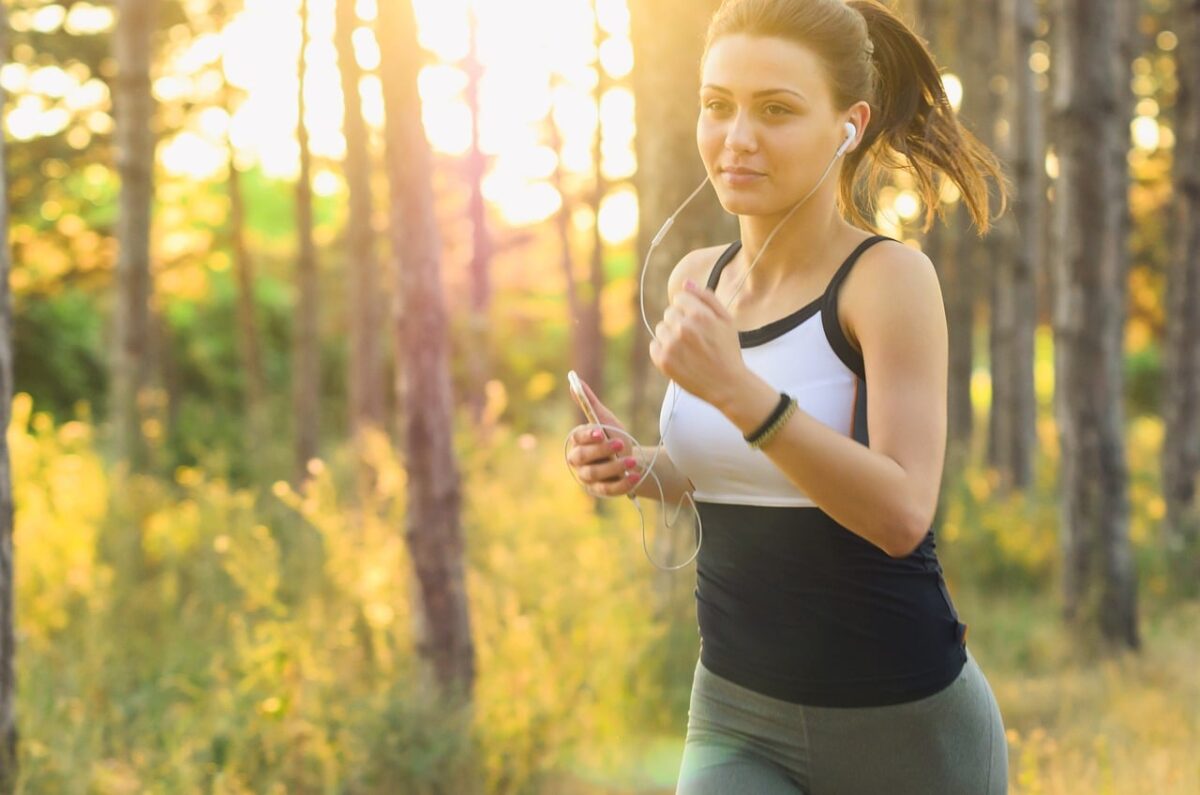 10 Benefits of regularly Jogging woman, jogging, running