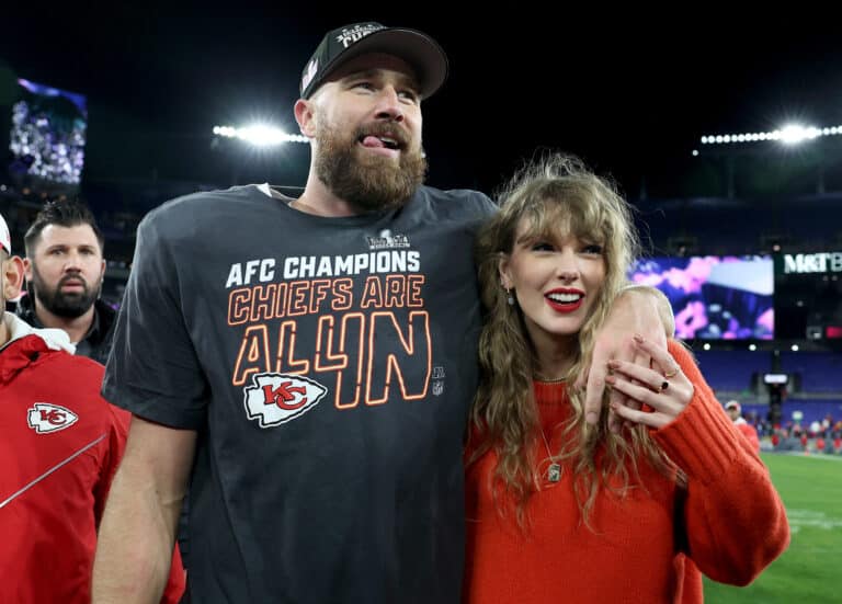 Taylor Swift Bakes Pop-Tarts for Chiefs After Big Win BALTIMORE, MARYLAND - JANUARY 28: Travis Kelce #87 of the Kansas City Chiefs celebrates with Taylor Swift after a 17-10 victory against the Baltimore Ravens in the AFC Championship Game at M&T Bank Stadium on January 28, 2024 in Baltimore, Maryland. (Photo by Patrick Smith/Getty Images)