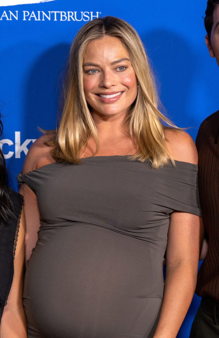 Margot Robbie is a MOM to a baby boy! Margot Robbie