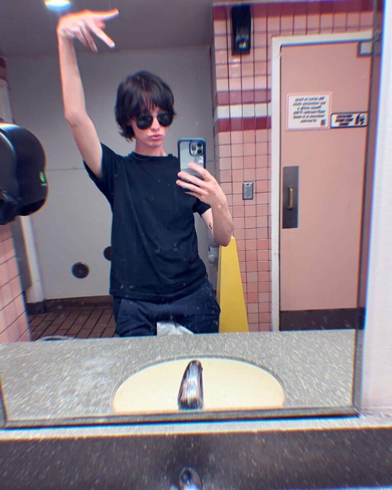 Nick Dumont they/them (Photo: emmadumont/Instagram)