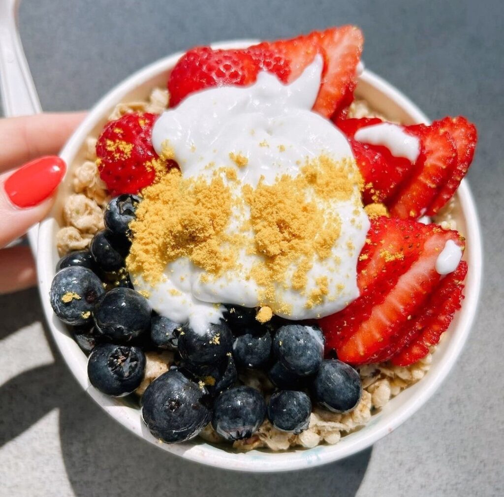 Maui Bowl - The lotus pollen that rests on top of a gorgeous Maui Bowl is thought to reduce anxiety, calm the mind and promote a healthy metabolism