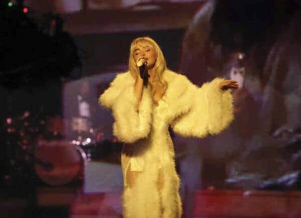 Sabrina Carpenter, break up