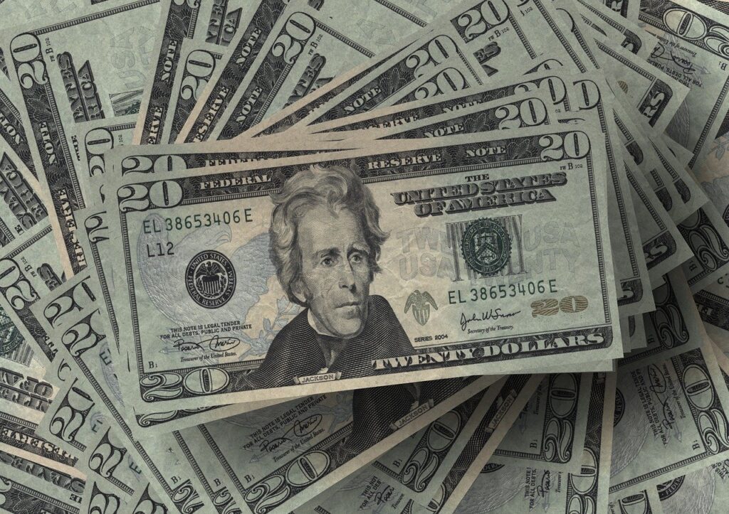Record-Breaking Holiday Spending - Americans to Shell Out $902 Each (Photo: Pixabay)