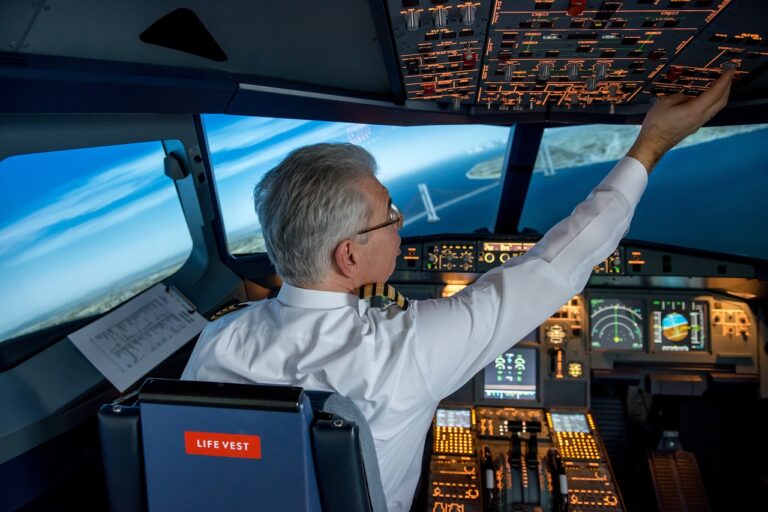 Cockpit (Photo: Pixabay)