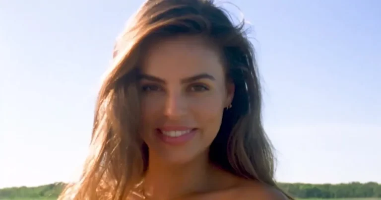 Hollywood Insiders: "This 'Romance' Is Pure PR Hollywood Insiders: "This 'Romance' Is Pure PR