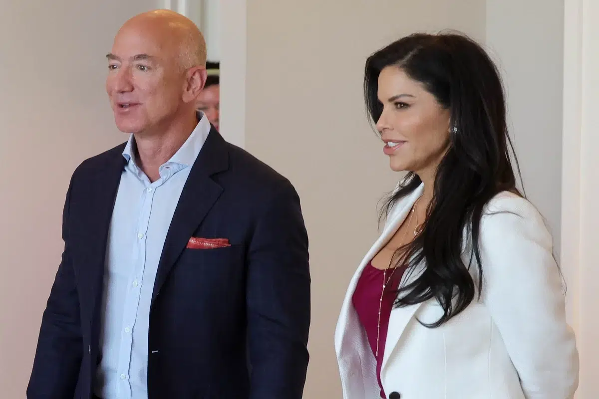 Lauren Sánchez: "I'd have a baby tomorrow"—Fans call it "midlife crisis fanfic.