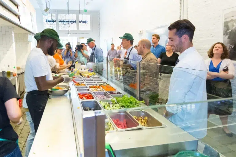 Critics: 'Sweetgreen starts purge of American dining rooms