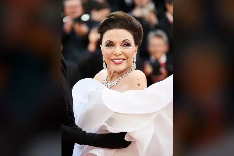 Joan Collins, 92, Stuns Cannes: No Botox, Daily Avocado Joan Collins, 92, Stuns Cannes: No Botox, Daily Avocado