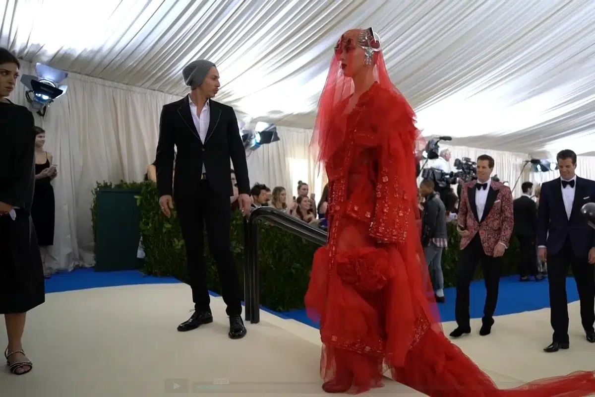 Nicole Kidman & Katy Perry Met Gala Looks Spark Toilet Brush, Tesla Bot Memes