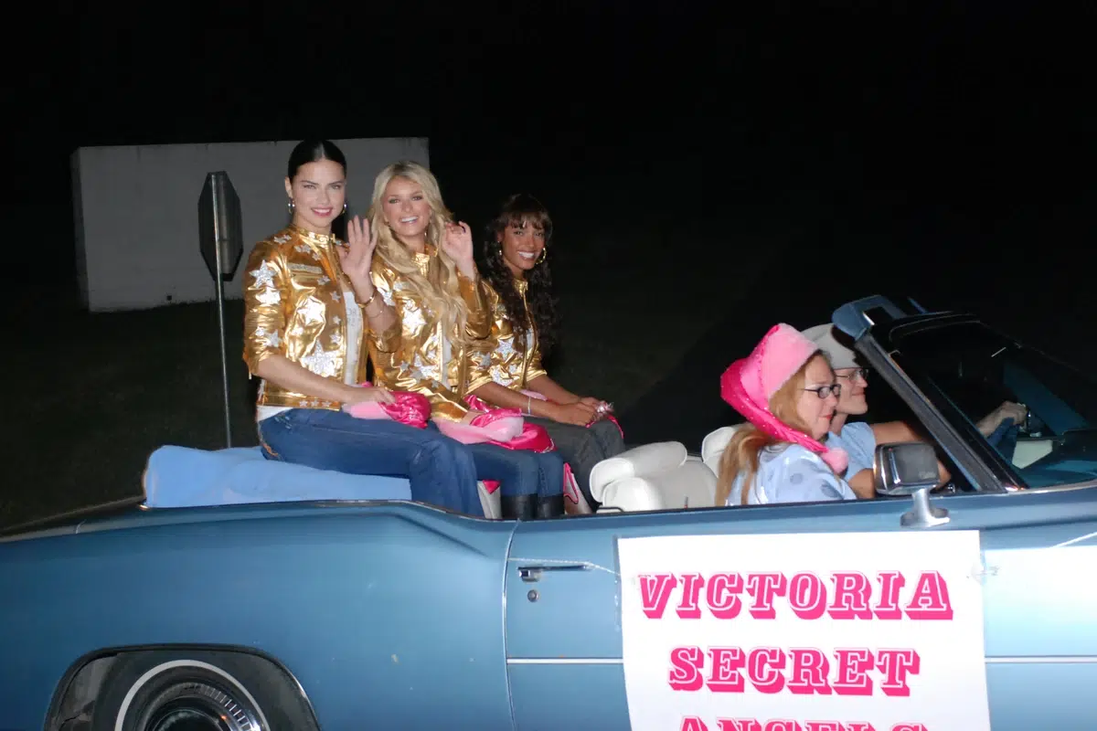 June 12: Adriana Lima's Vibe! Your Gemini Horoscope