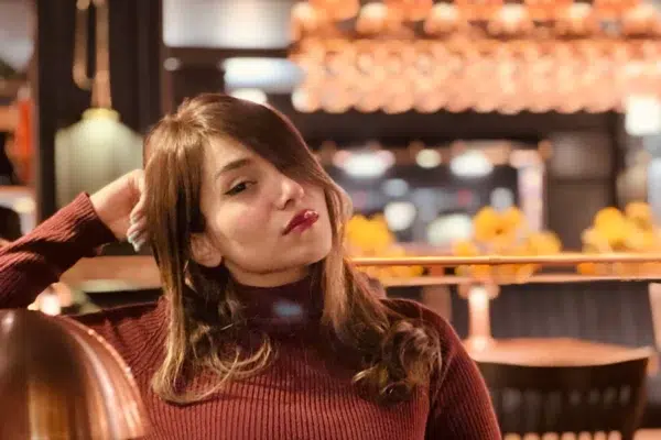 Iran: Parisa Ahmadi Gets 74 Lashes for Singing Without Hijab