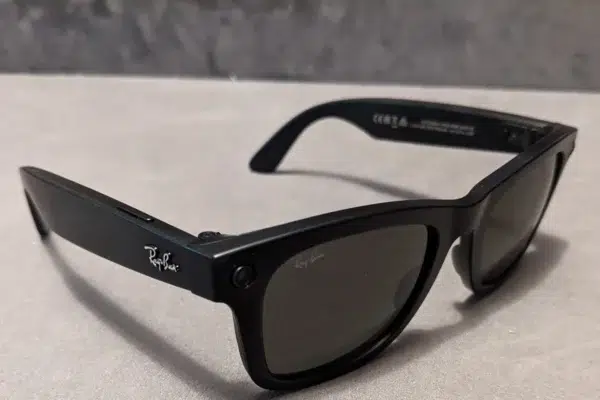 EssilorLuxottica's Billion-Dollar Feud Just Exploded
