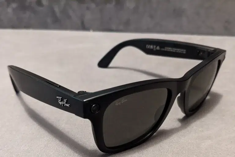 EssilorLuxottica's Billion-Dollar Feud Just Exploded