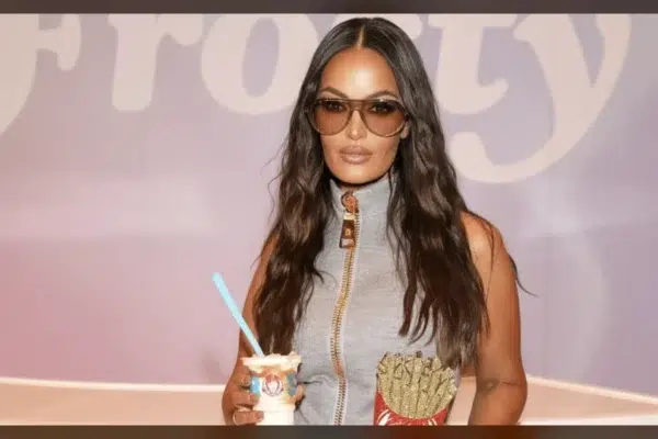RHOSLC's Lisa Barlow Caught in Photoshop Fail, Denies Whitney Shade