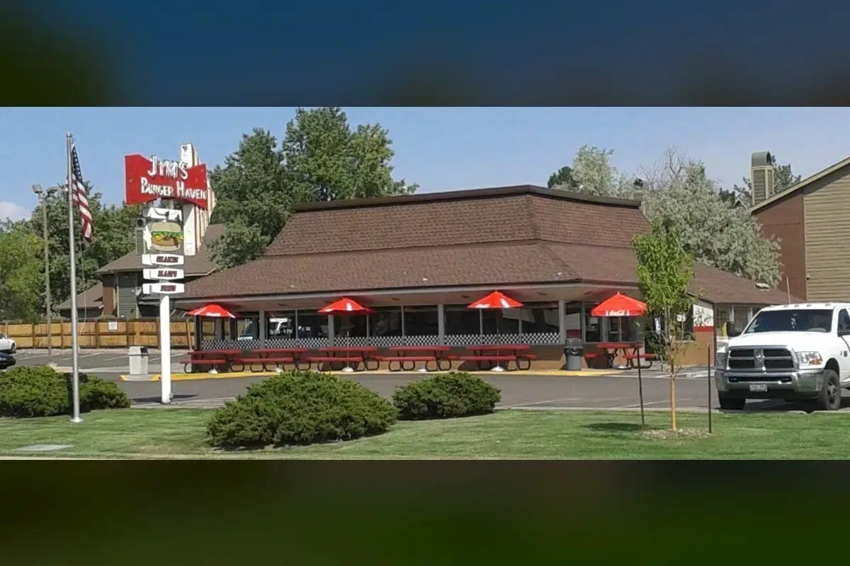 Burger Haven's $4 Menu Sparks Fast-Food Price War, Reshaping Lunches