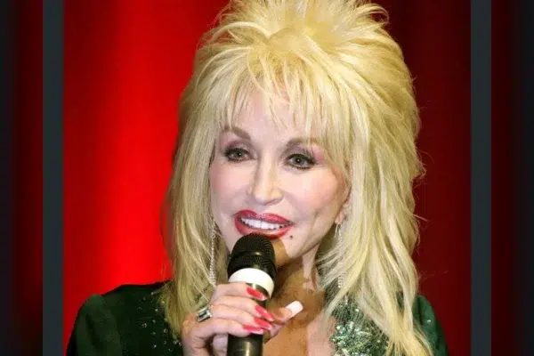 Dolly Parton’s 17-month grief over Carl Dean reveals her vulnerability beyond the stage