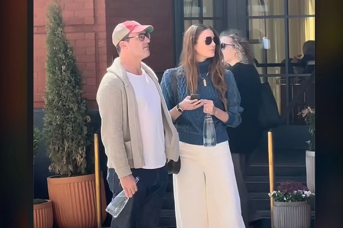 Jon Hamm (55) & Anna Osceola Debut Baby Bump